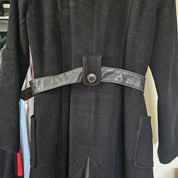 🚨Sold🚨MACKAGE WOOL black coat size M - Picture 2 of 4